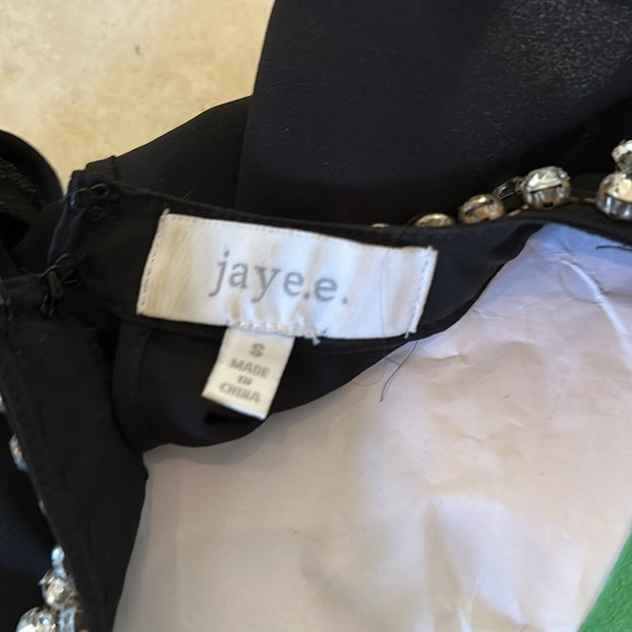 Blouse with Diamond collar - Picture 3 of 3